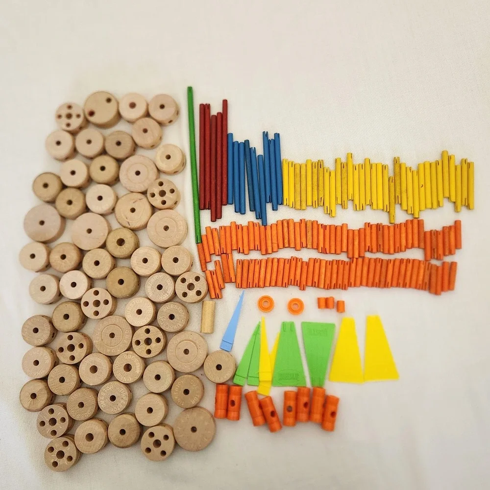 Vintage Tinkertoy Giant Engineer Construction Set 213 Pieces Original Canister